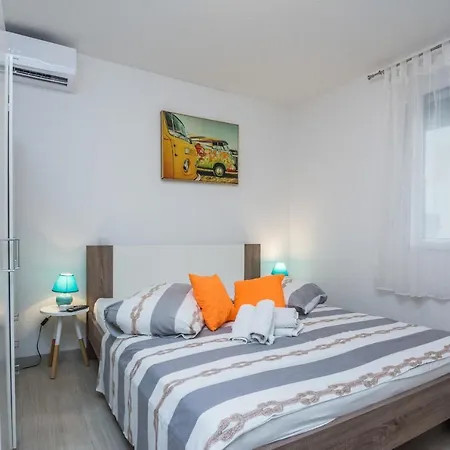 Apartments With A Parking Space Vir - 19113 维尔