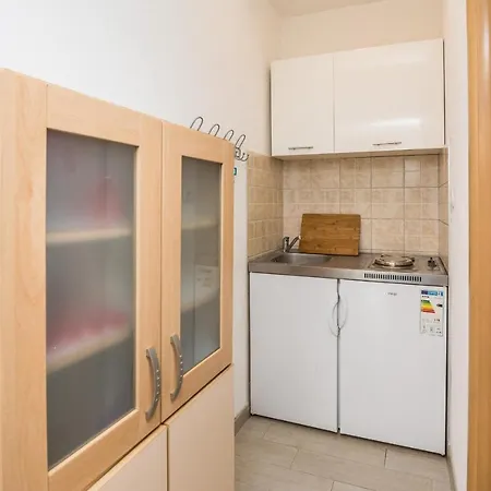 Apartments With A Parking Space Vir - 19113 公寓 维尔
